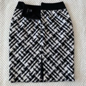 SALE WHITE Hse/BLK Mkt Womens Career Skirts Sz 8.